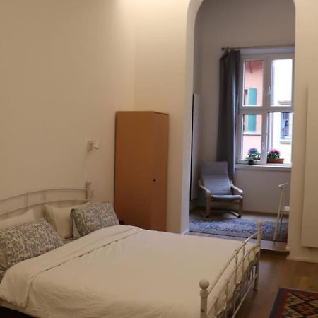 Little Apartment Over The Canal Болоня Екстериор снимка