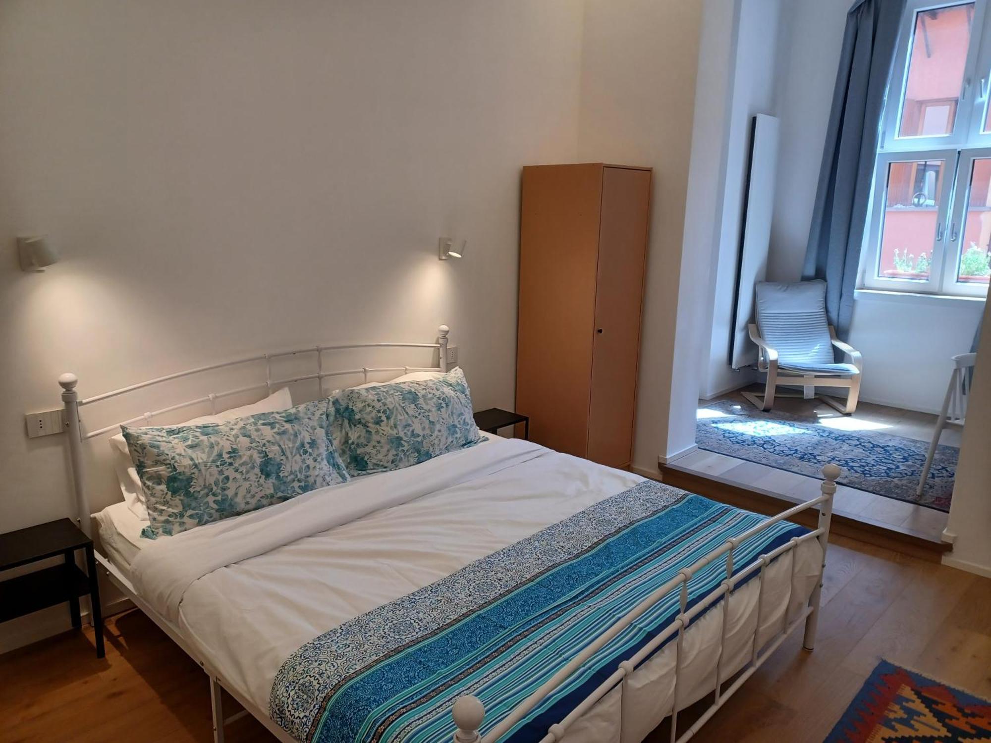 Little Apartment Over The Canal Болоня Екстериор снимка